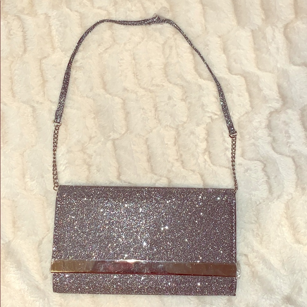 Sold 🦋Glam silver purse - Picture 1 of 4